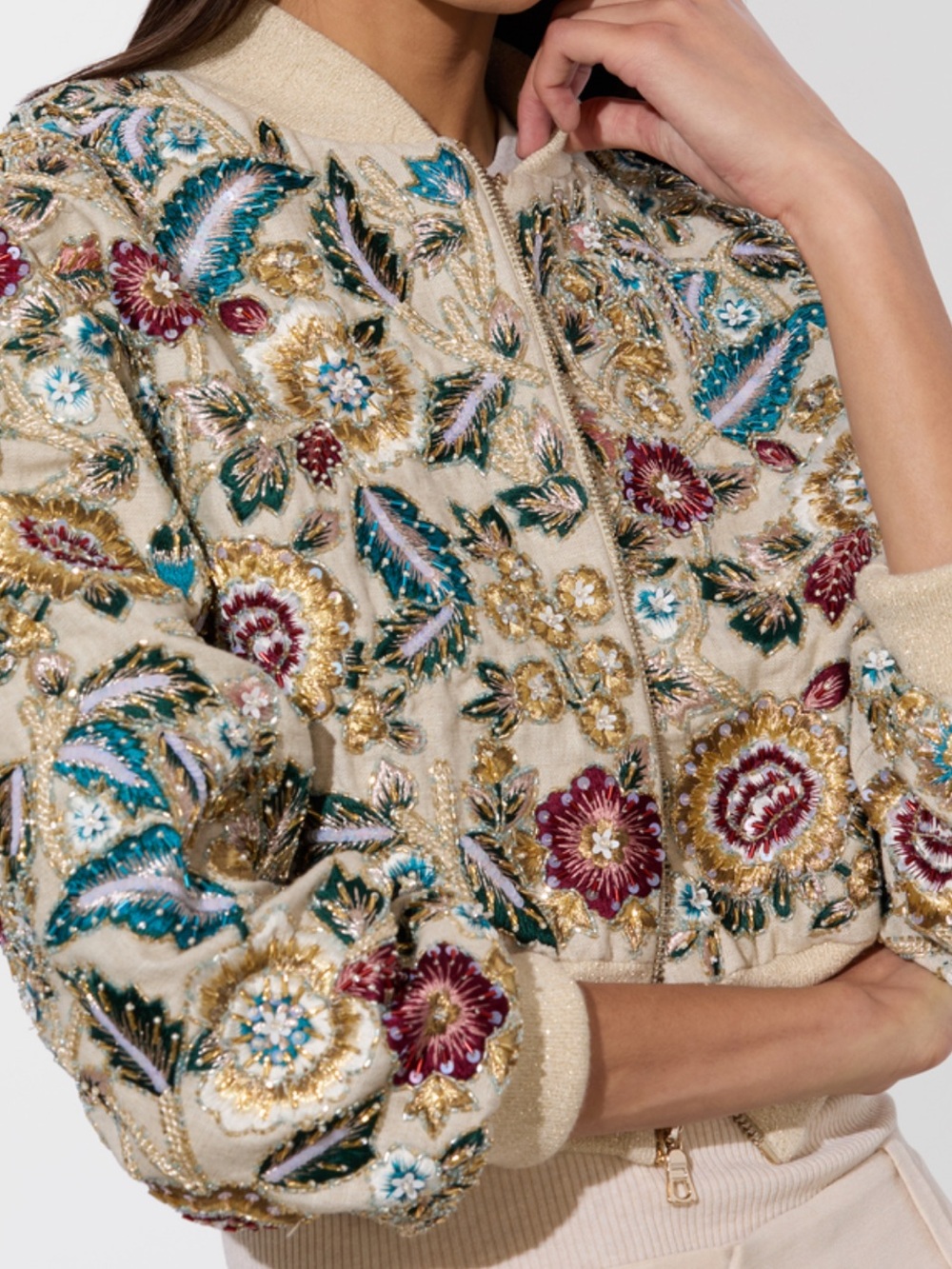 Alice + Olivia
ODIE EMBELLISHED BOMBER - Picture 3 of 16